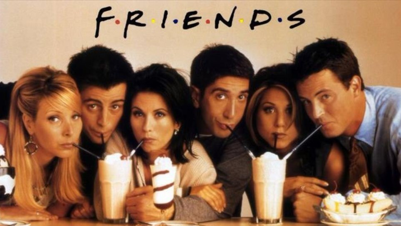 Φιλαράκια: Πρωτότυπα σενάρια βρέθηκαν σε κάδο απορριμμάτων – Τι θα απογίνουν