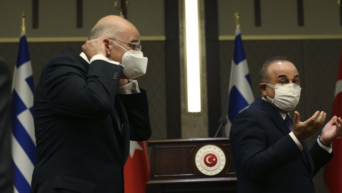 Σφοδρή κόντρα Δένδια-Τσαβούσογλου: «Να φύγει το casus belli, απειλούνται τα νησιά μας»