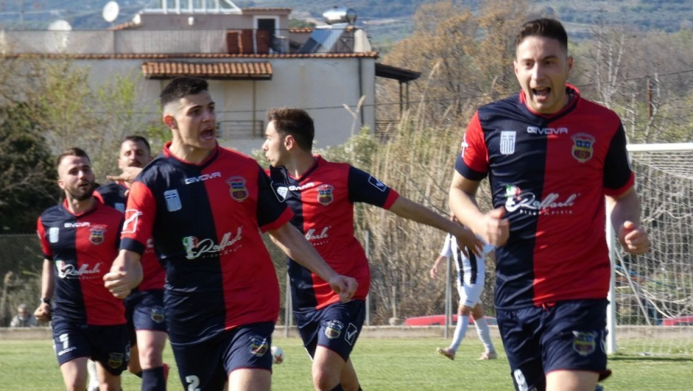 Η αποστολή της ΑΕ Ευόσμου για τον αγώνα με τον Πανδραμαΐκό