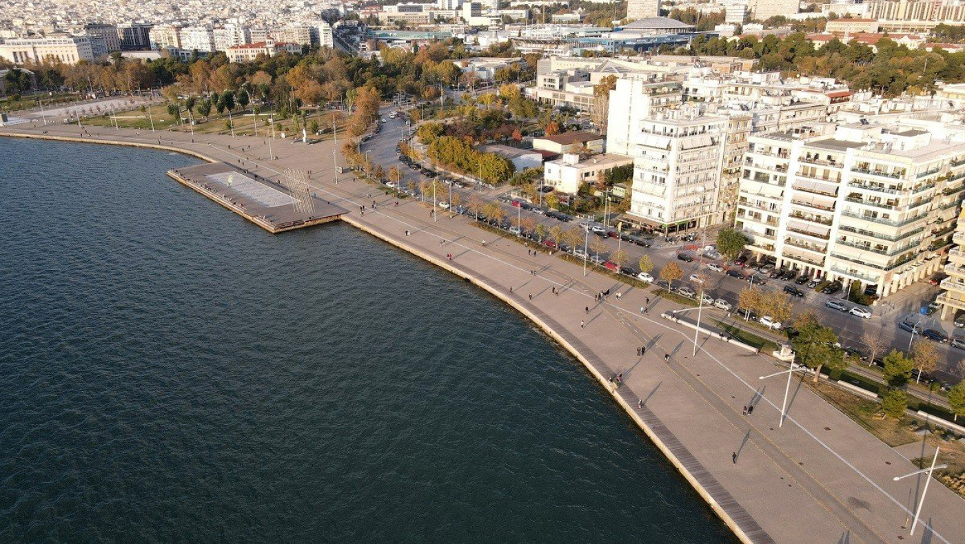 ΑΙΣΧΟΣ: Δύτες καθάρισαν τον Θερμαϊκό και βρήκαν από καρέκλες μέχρι… μηχανάκια