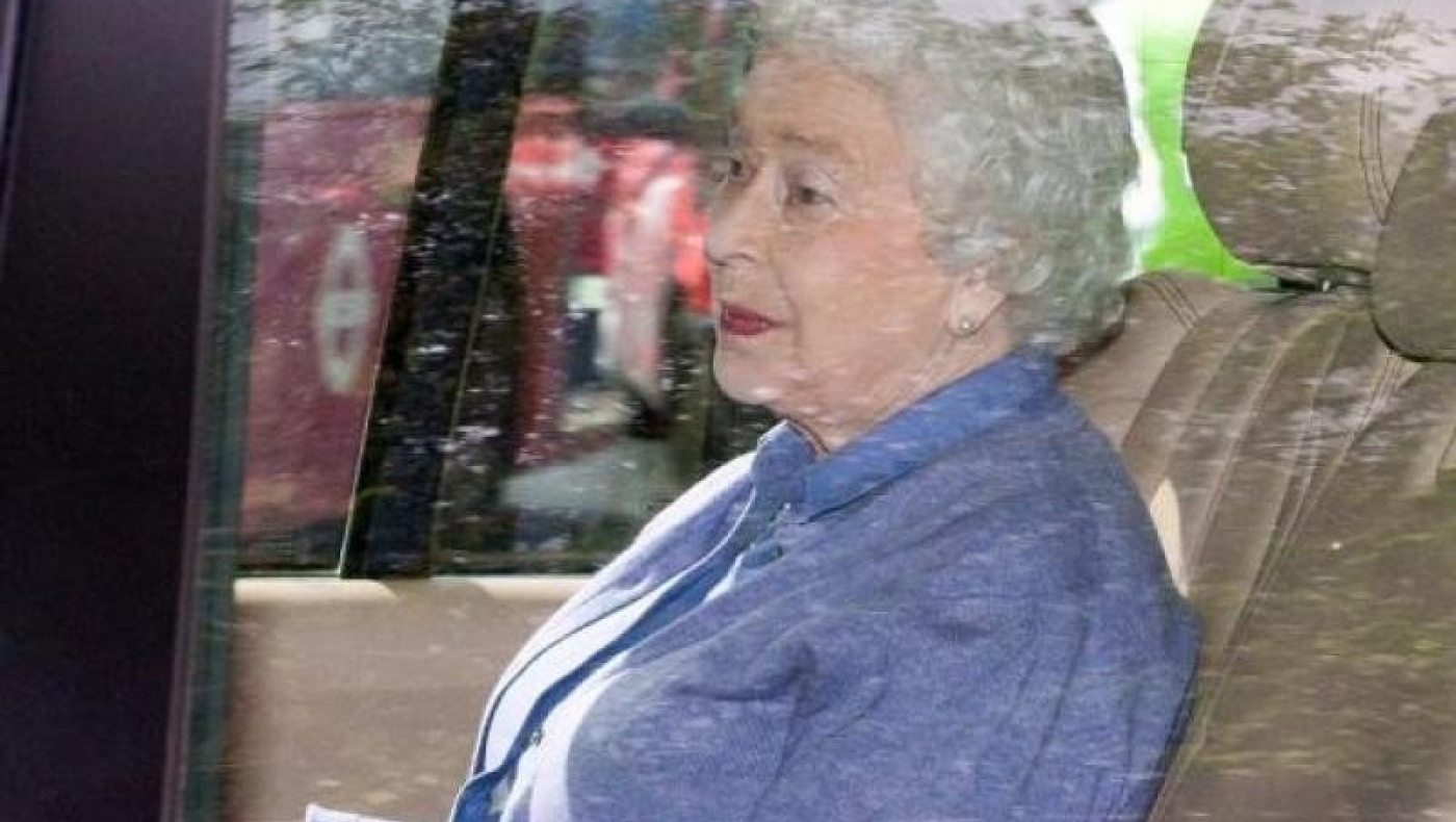 H βασίλισσα Ελισάβετ συνάντησε την δισέγγονη της 