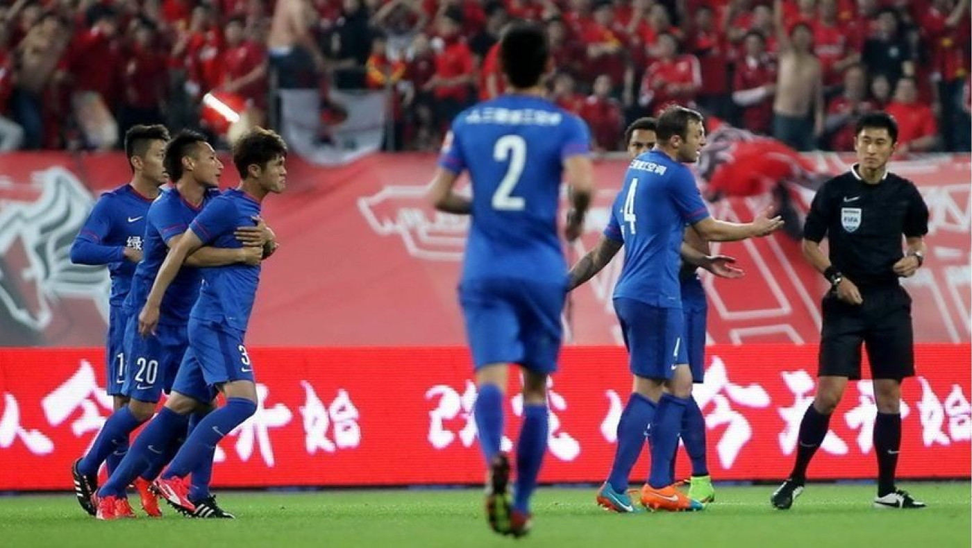 Αυτογκόλ και στην Κίνα ο Αβραάμ