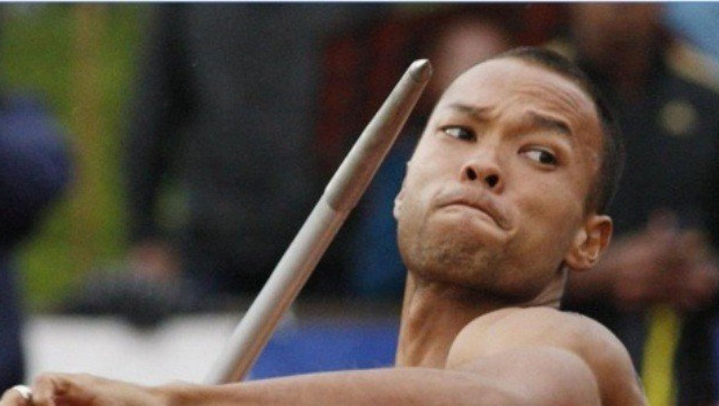 Έβγαλε το δόντι της κόρης του με… ακόντιο! 