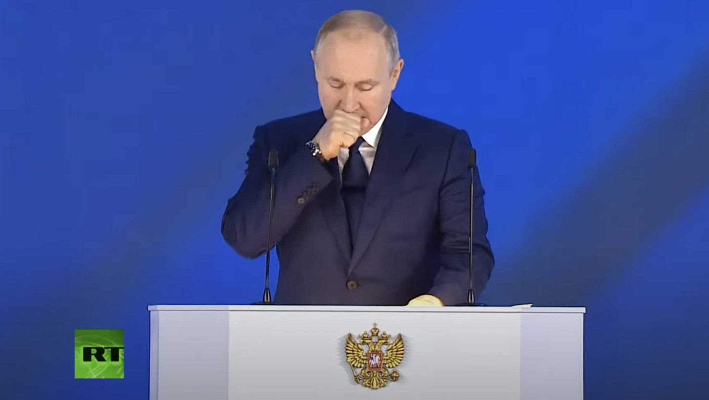 Ο Πούτιν, βήχοντας, απειλεί τη Δύση: Θα απαντήσουμε με «ασύμμετρους» τρόπους