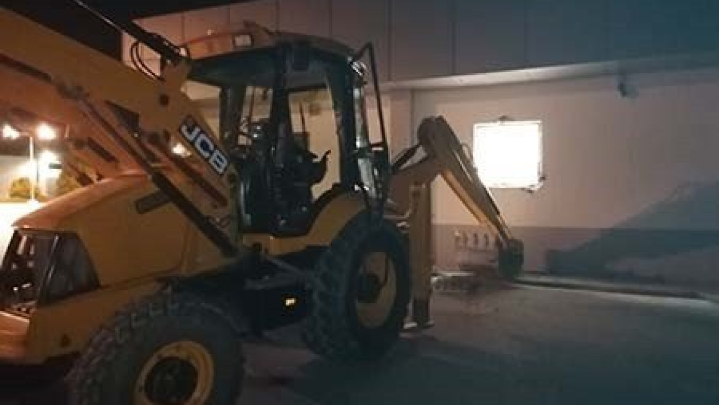 ΑΠΙΣΤΕΥΤΟ: Επιστράτευσαν… μπουλντόζα για να διαρρήξουν σούπερ μάρκετ στον Λαγκαδά! (φωτο)