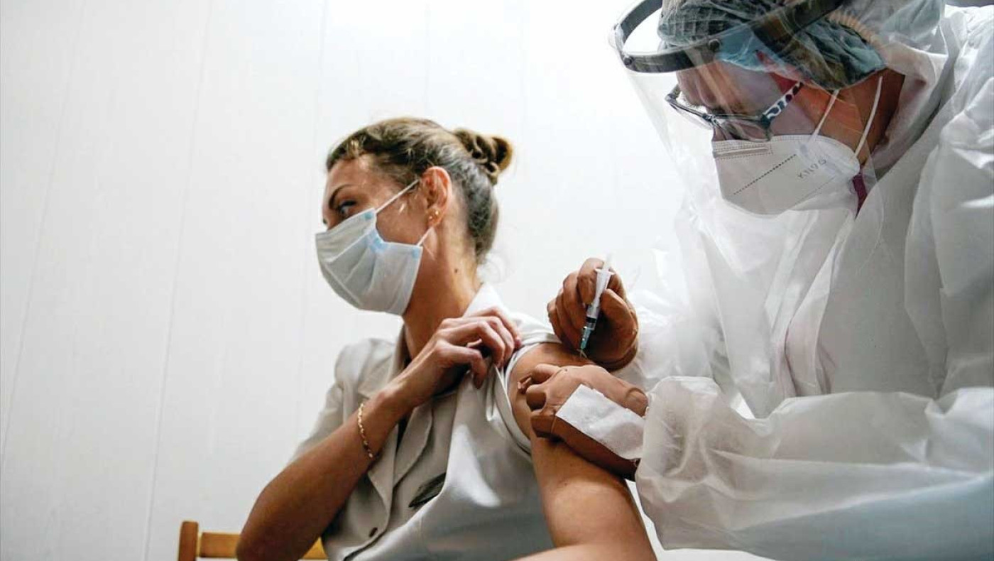 Ανάρπαστα τα ραντεβού εμβολιασμού για τις ηλικίες 40-44