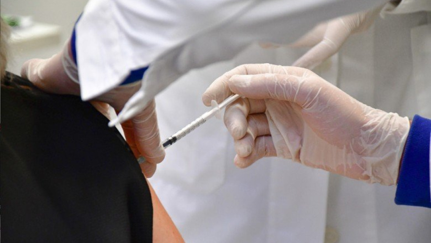 Νέες καταγγελίες για εκτός σειράς εμβολιασμών στον Δήμο Θεσσαλονίκης