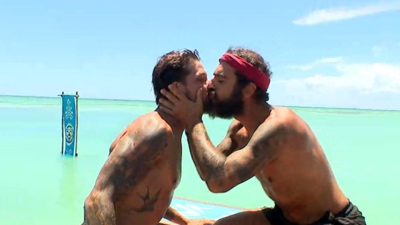 Survivor: Το twitter σε παραλήρημα για το φιλί Τριαντάφυλλου-Μπογδάνου