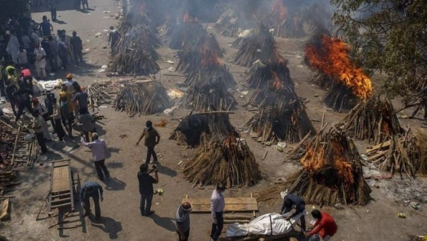 Ο Μόσιαλος εξηγεί γιατί ξέφυγε η κατάσταση με τον κορωνοϊό στην Ινδία