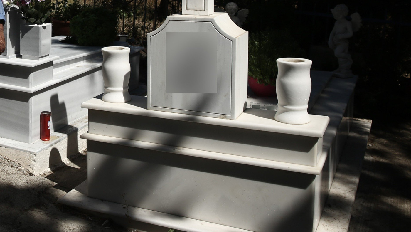 Μεγάλη εβδομάδα ξήλωσαν 45 καντήλια και θυμιατά από τάφους στη Θεσσαλονίκη