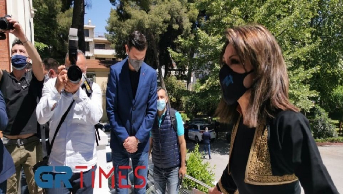 Γιάννα Αγγελοπούλου: Με παραδοσιακή φορεσιά και στη Θεσσαλονίκη