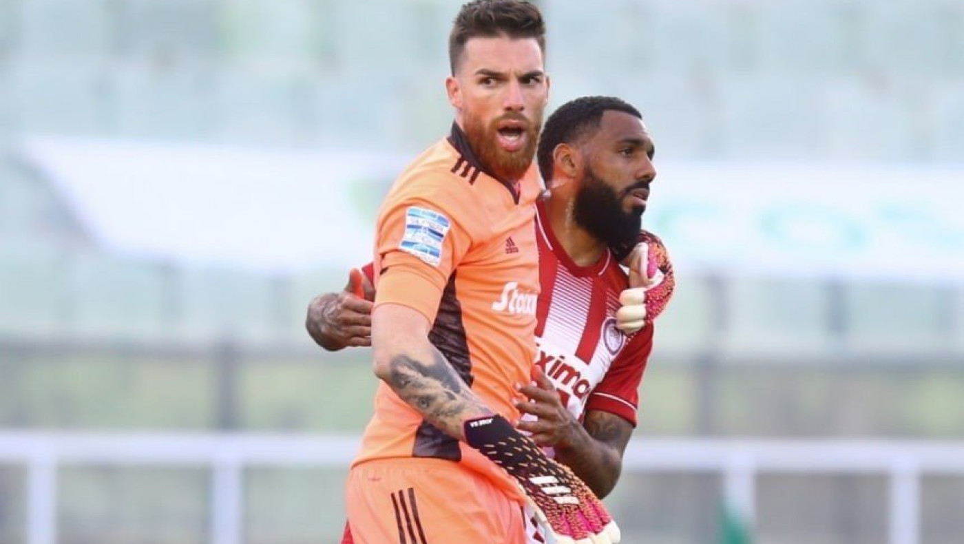 ΑΠΙΣΤΕΥΤΗ ΦΑΣΗ: Το 0-3 του Ολυμπιακού έγινε πέναλτι υπέρ του Παναθηναϊκού