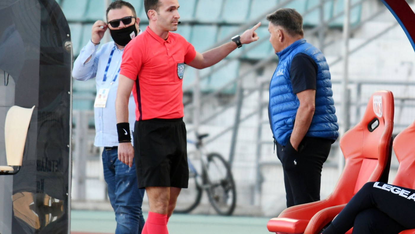 Απάντηση Κούγια σε Μπέο για τη... σκάλα: «Καλύτερο να την κρατήσεις, για να κάνεις καμία απόδραση από καμιά φυλακή»