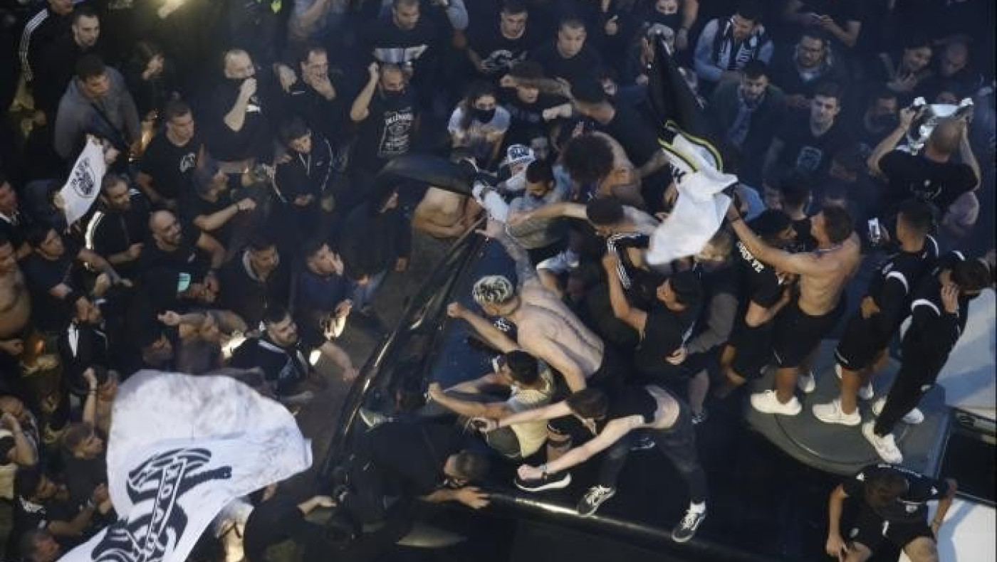 Κάηκε και η Αστόρια της Νέας Υόρκης για τον ΠΑΟΚ