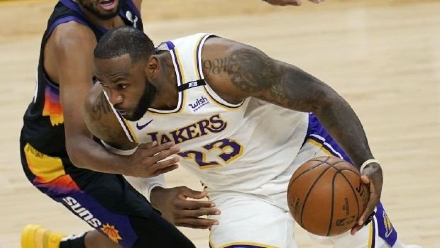 1-0 οι Σανς τους Λέικερς, διπλά για Γκρίζλις και Χοκς