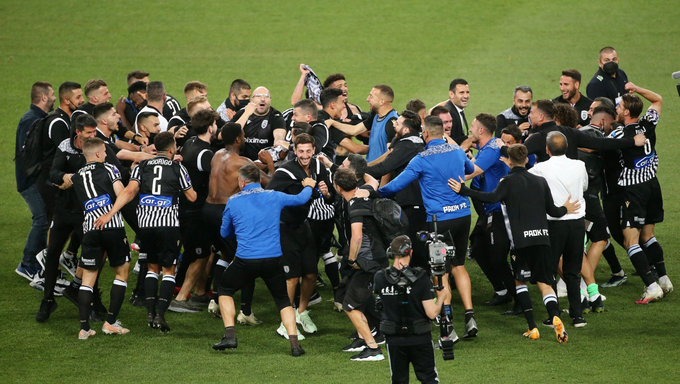 Ατελείωτο πάρτι στα αποδυτήρια του ΟΑΚΑ