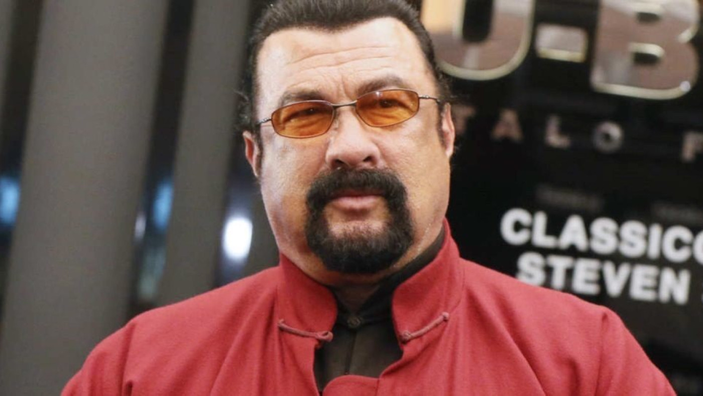 Ο Στίβεν Σιγκάλ έγινε μέλος κόμματος που πρόσκειται στο Κρεμλίνο!