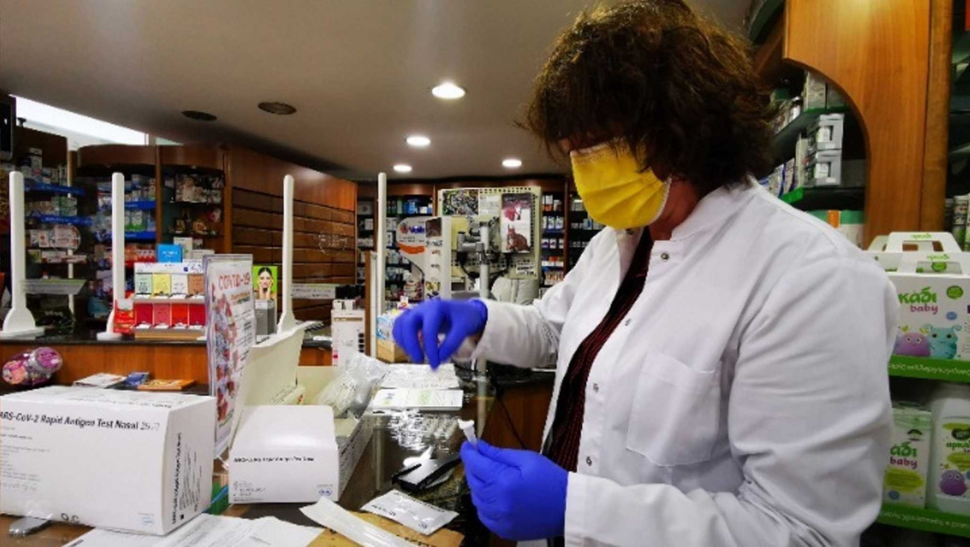Τέλος τα δωρεάν self test από τα φαρμακεία στις 19 Ιουνίου