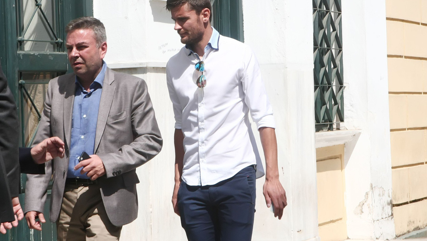 «Βόμβες» Καλογέρη στον ειδικό ανακριτή