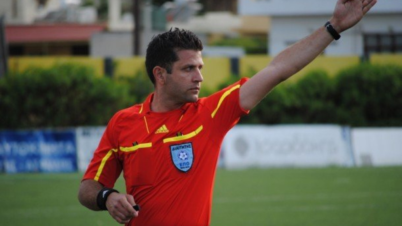 Ο Φουκάκης σφυρίζει με τον Αιγινιακό