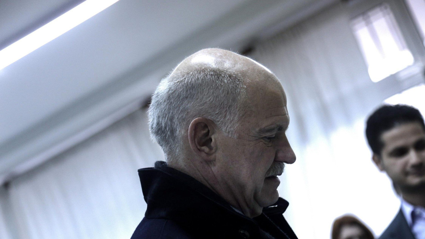  Ο Παπανδρέου διαψεύδει τους ισχυρισμούς του Σόιμπλε για δημοψήφισμα