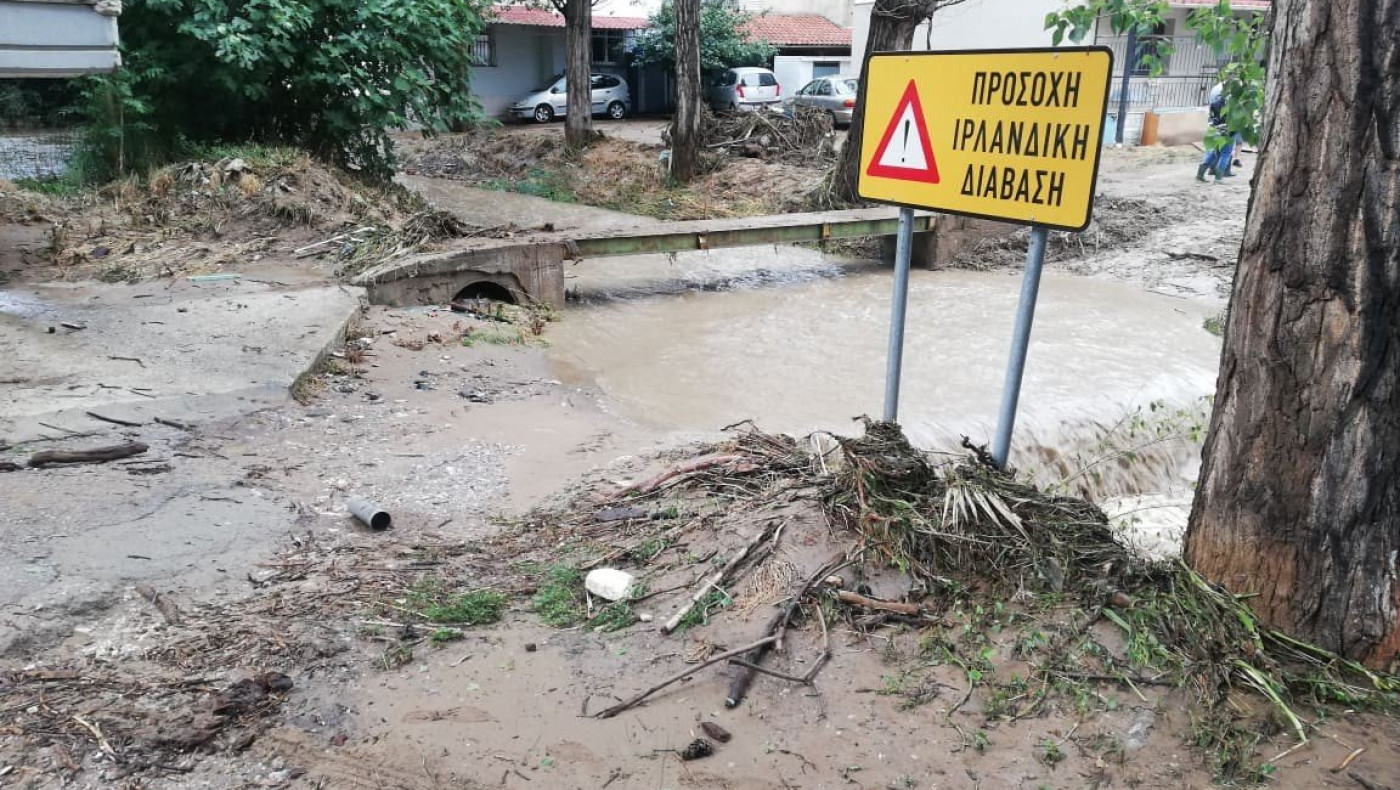 Αυτοψία του metrosport.gr στο σημείο που βρέθηκε νεκρός ο άνδρας που παρασύρθηκε από τα νερά