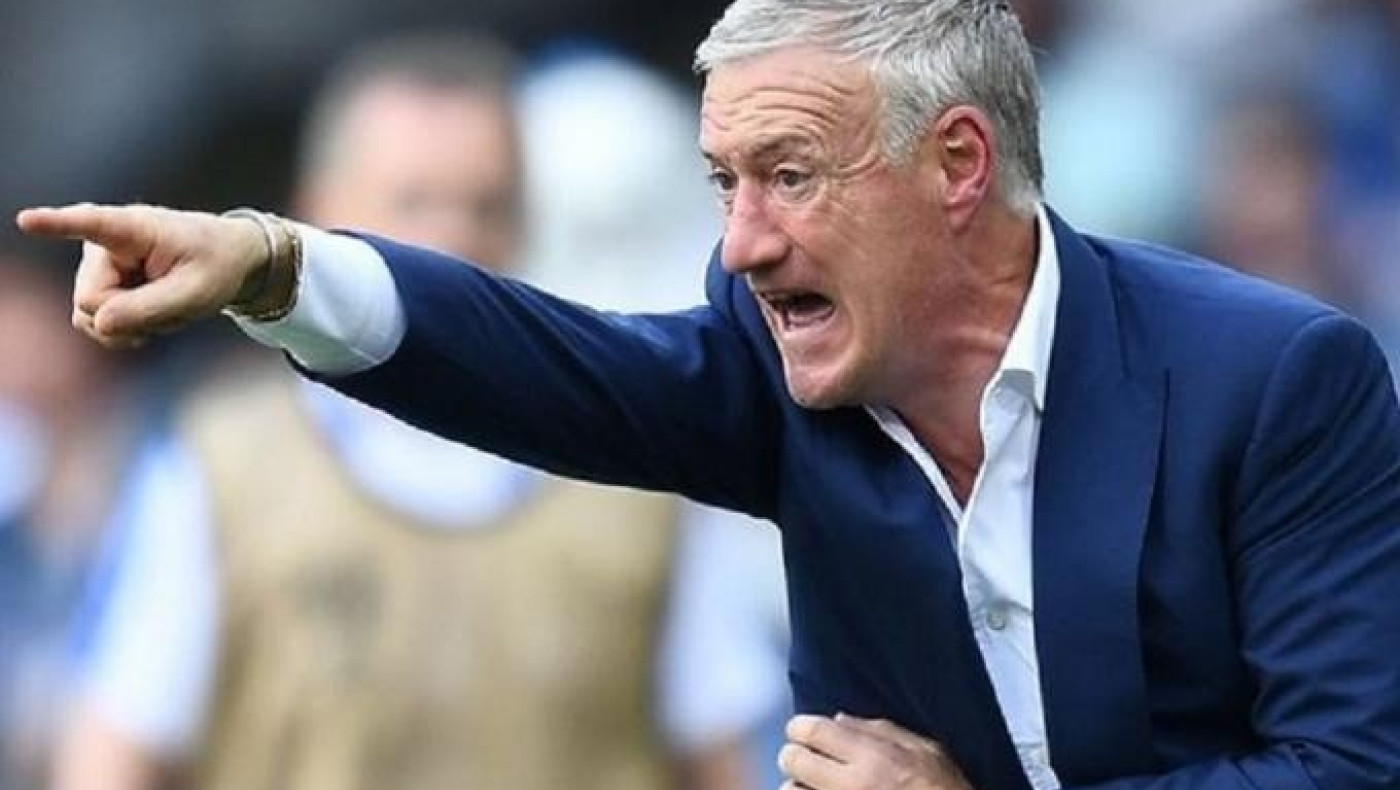 Παραμένει o Ντεσάμπ, παρά το «κάζο» της Γαλλίας