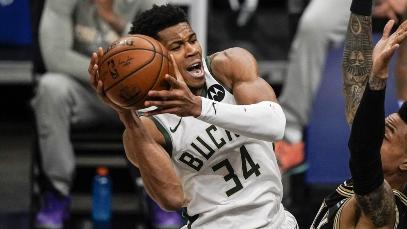 Γλίτωσε τα χειρότερα ο Γιάννης Αντετοκούνμπο, άγνωστο το πόσο θα μείνει εκτός