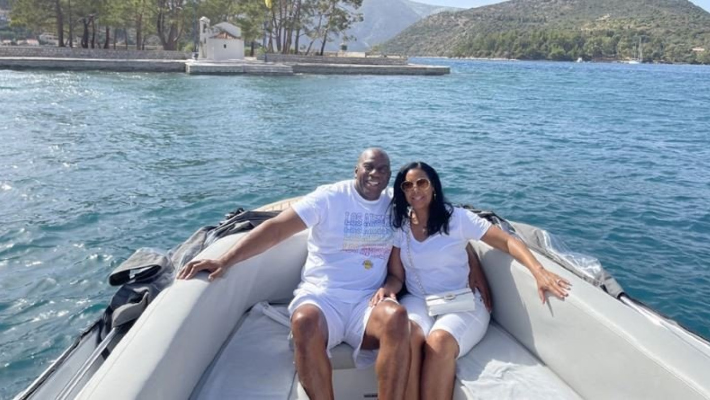 «Υψηλές» αφίξεις στη Μύκονο: Ο Μάτζικ Τζόνσον και ο Ινδός billionaire Λακσμί Μιτάλ