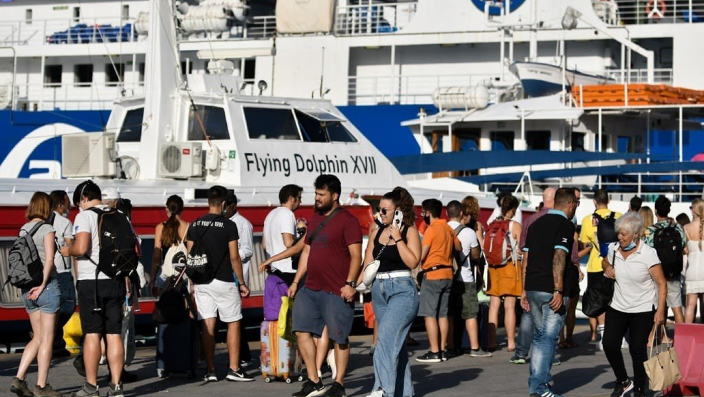 «Γολγοθάς» η καθημερινότητα των ανεμβολίαστων -Οι μετακινήσεις με αεροπλάνα και πλοία