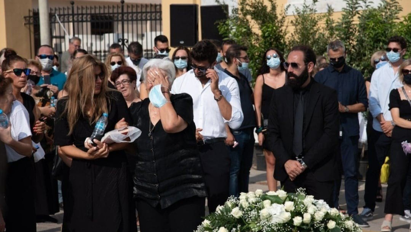 Ράγισαν καρδιές στην κηδεία της 7χρονης Αναστασίας - Απαρηγόρητη η οικογένεια της Ερ. Πρεζεράκου