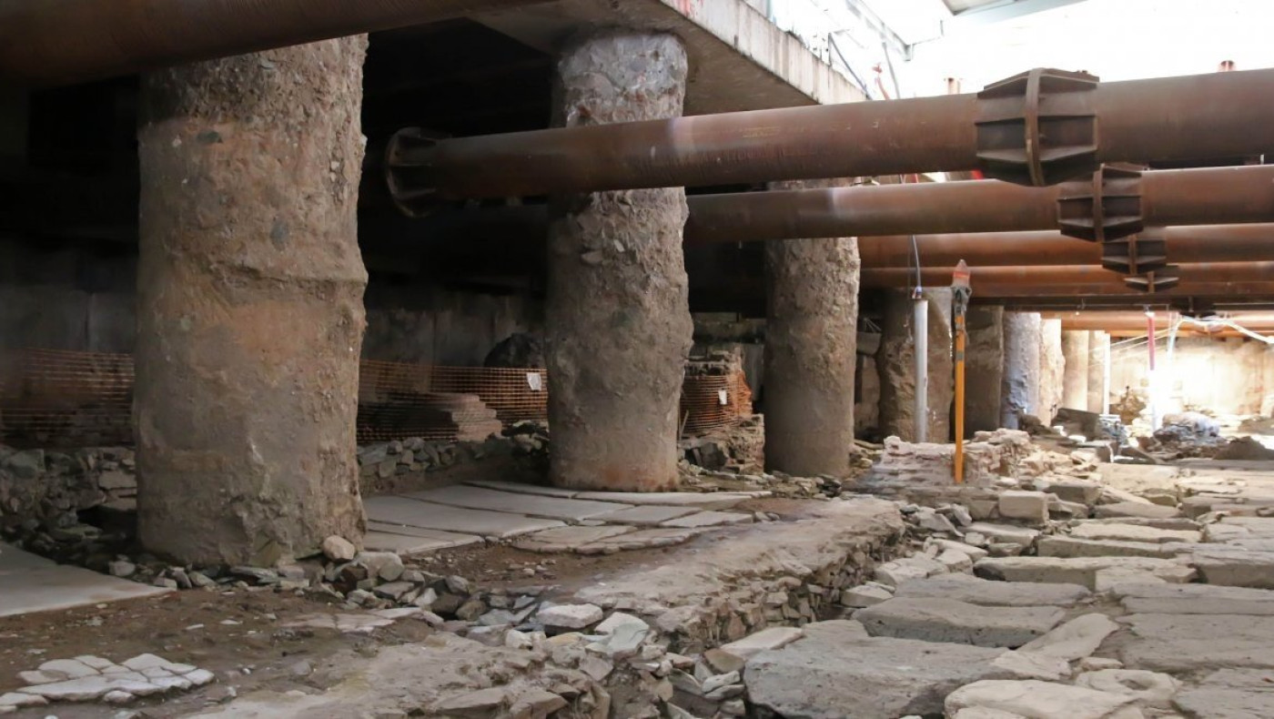 Θεσσαλονίκη: Καρέ-καρέ η απόσπαση των αρχαίων του Μετρό στο Σταθμό Βενιζέλου