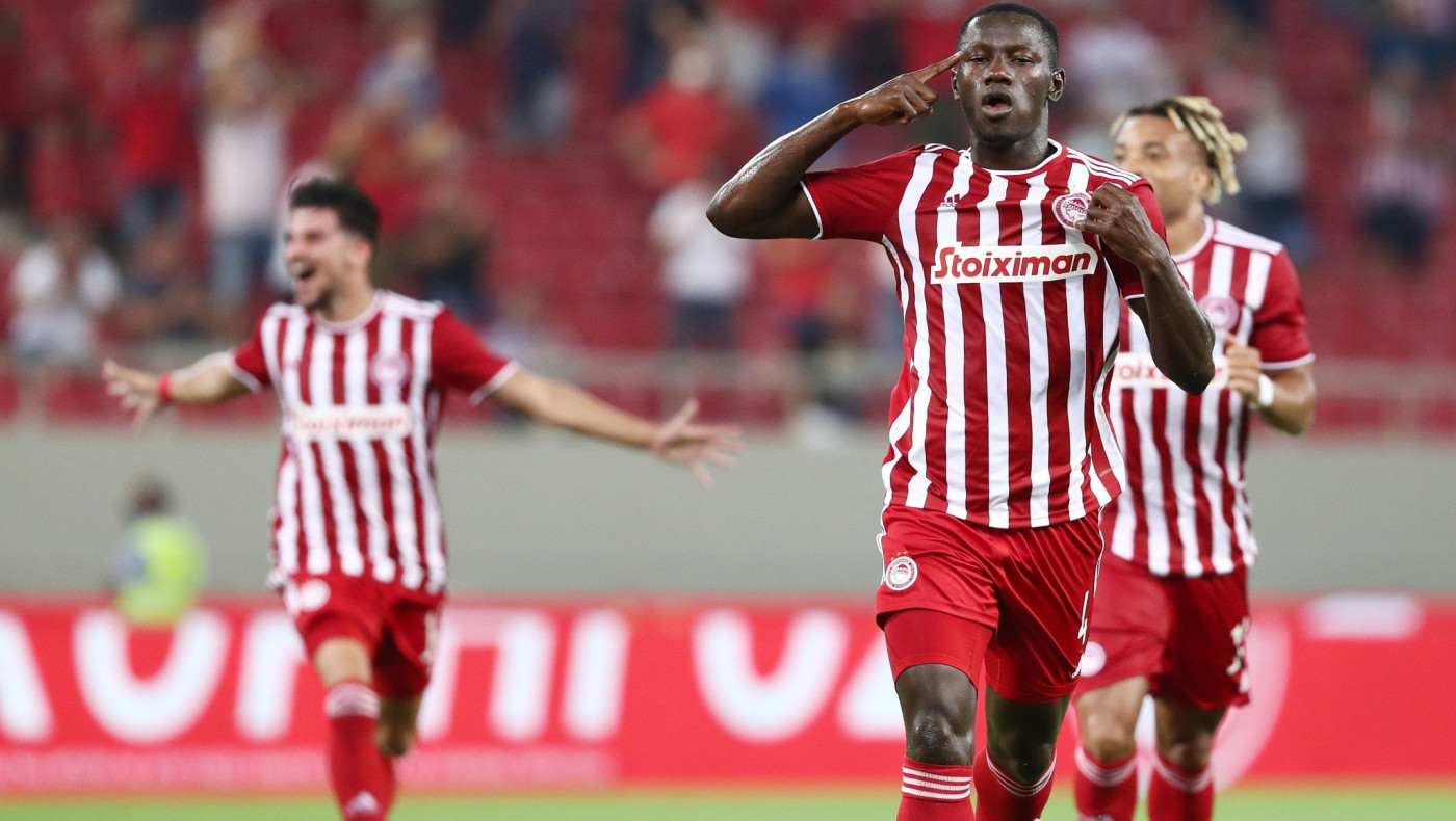 Πύρρειος νίκη για Ολυμπιακό και προβάδισμα πρόκρισης στο Τσάμπιονς Λιγκ