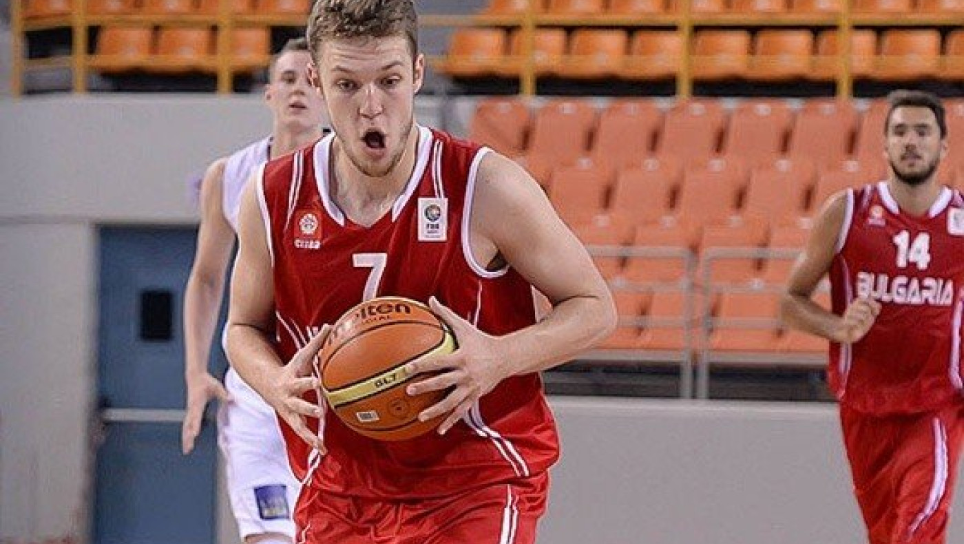 Τρέλανε και τη… FIBA ο Βεζένκοφ (video)