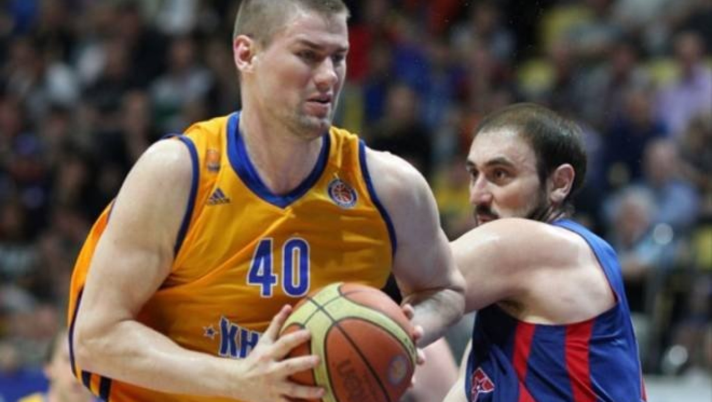 Ανανέωσε με Χίμκι ο Ντέιβις