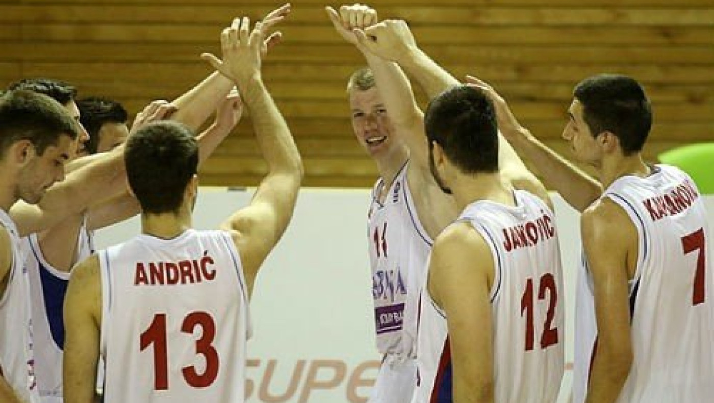 Ματσάρα και πρόκριση για Σερβία