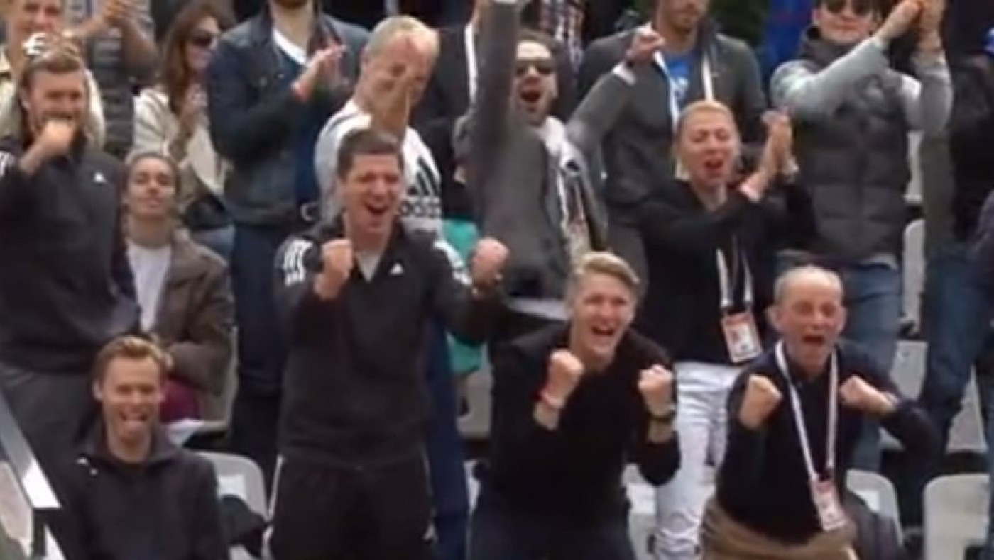 «Τρέλα» Σβαϊνστάιγκερ για την Ιβάνοβιτς (vid)