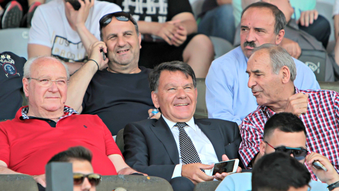 «Βλέπει» ΑΕΛ, γήπεδο και Πηλαδάκη ο Κούγιας