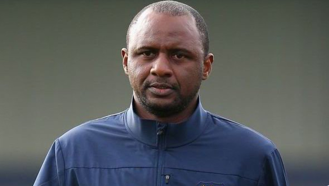 «Γλυκοκοιτάζει» Βιεϊρά η Νιουκάστλ