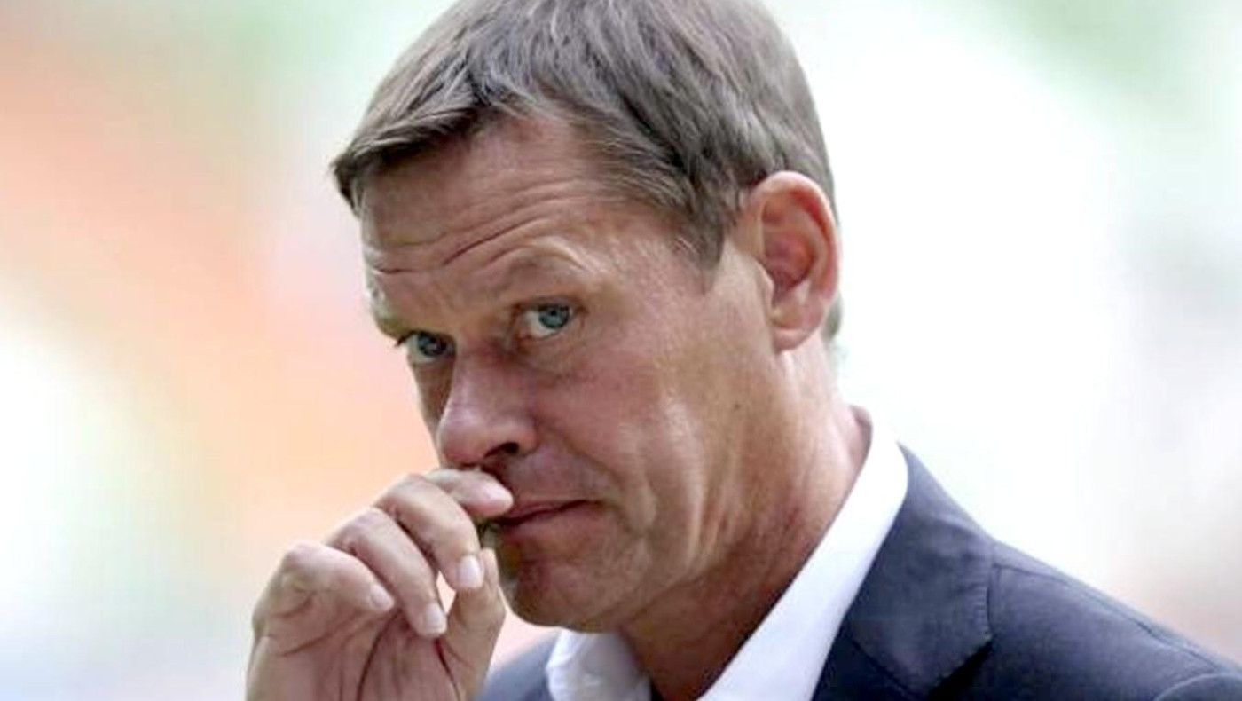 Ολοι να βοηθήσουν τον Αρνεσεν για να το κάνει όπως ο Ρεχάγκελ