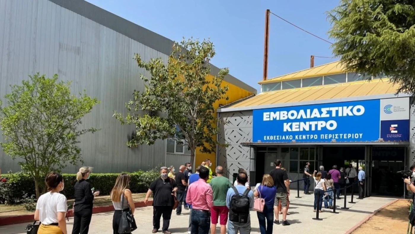 Κορωνοϊός: Κινδύνευσαν 6.500 εμβόλια στο Περιστέρι