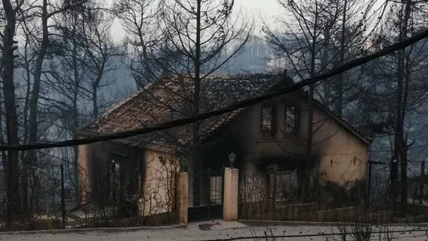 Συγκλονιστική ανάρτηση δημοσιογράφου που κάηκε το σπίτι της στην πυρκαγιά