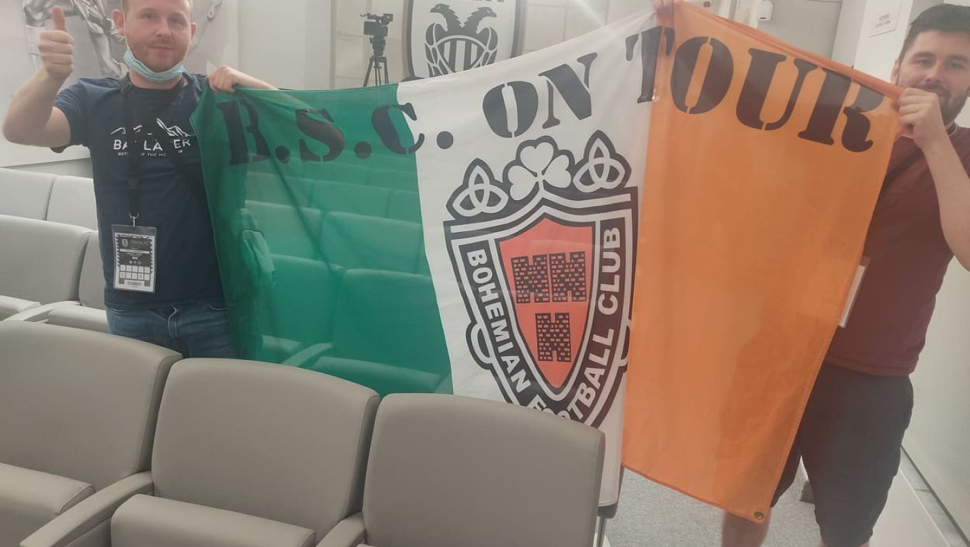 Το δώρο των δημοσιογράφων στον Λονγκ για την πορεία της Μποέμιανς