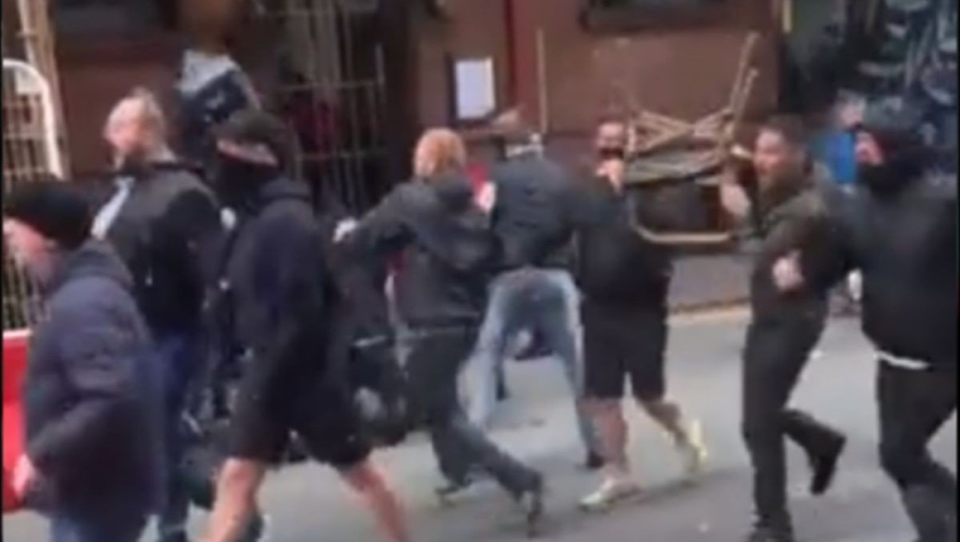 Σοβαρά επεισόδια στην Αγγλία λίγο πριν το Μάντσεστερ Γιουνάιτεντ - Λιντς