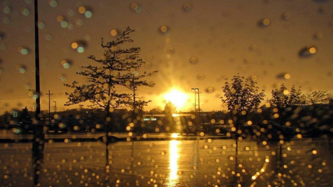 Καιρός: Η Ελλάδα... στα δύο: Πού θα έχει ήλιο και ζέστη και πού βροχές και καταιγίδες!