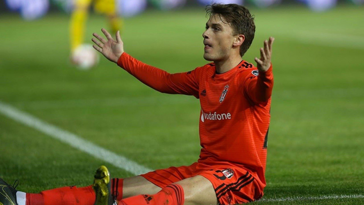 Οζκάν﻿: «Με 1.5 εκατομμύριο δίνει τον Λιάγιτς η Μπεσίκτας»