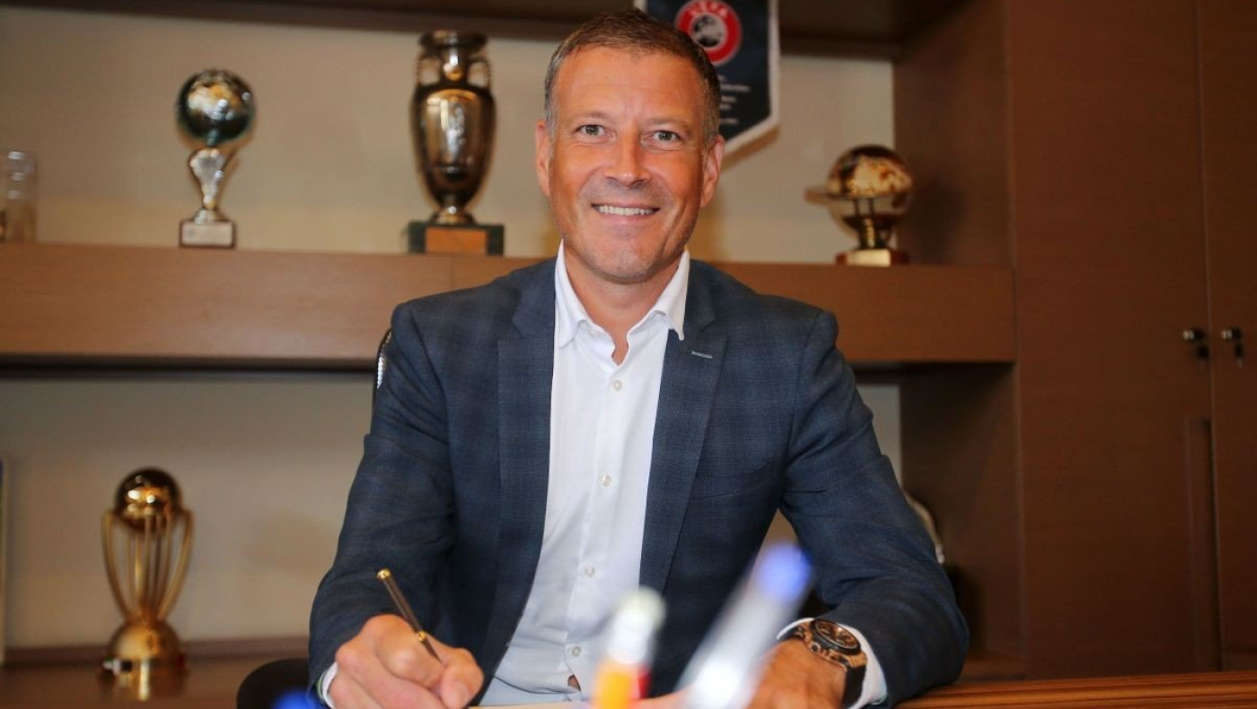 Η σύνθεση της ΚΕΔ για τη νέα χρονιά - Μόνο ξένοι διπλα στον Κλάτενμπεργκ