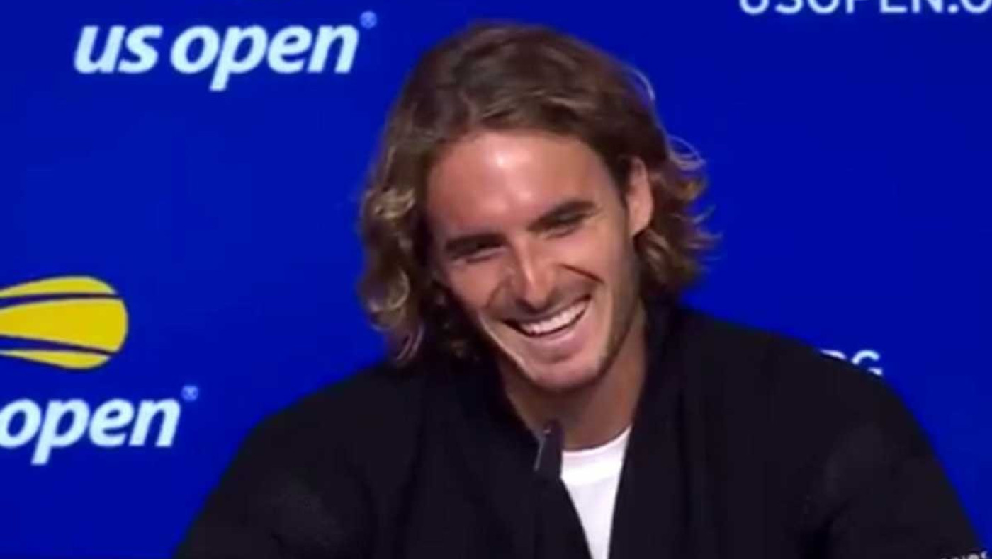 Στέφανος Τσιτσιπάς: Πιτσιρίκος δημοσιογράφος τον έκανε να ξεσπάσει σε γέλια