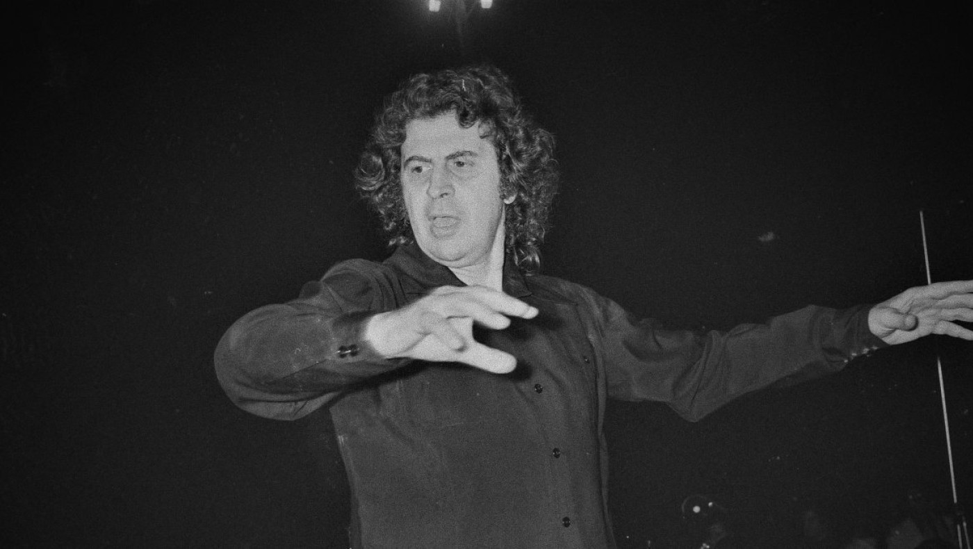 Μίκης Θεοδωράκης - Μόσχα: Συγκινητικό «αντίο» με ενός λεπτού σιγή και χειροκρότημα