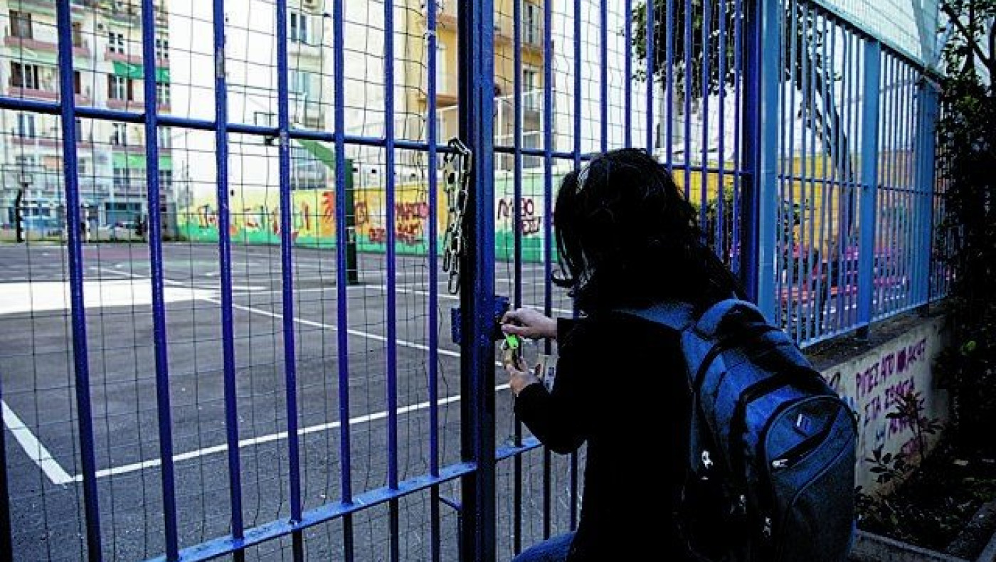 Σχολεία: Ειδικοί καλούν το υπουργείο Παιδείας να επανεξετάσει τα μέτρα